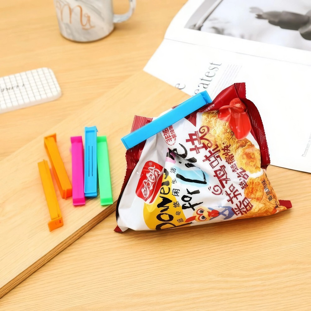 Food Snacks Chips - 10 Pieces of Mixed Color Plastic